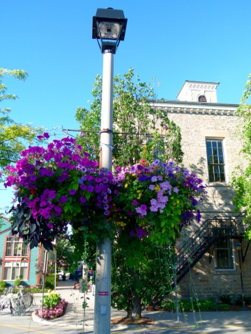 Niagara Falls - Niagara-on-the-Lake Niagara Falls - Niagara-on-the-Lake