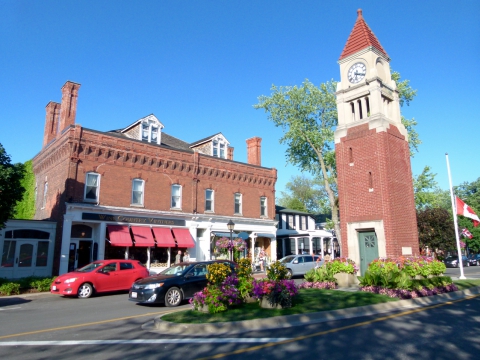 Niagara Falls - Niagara-on-the-Lake Niagara Falls - Niagara-on-the-Lake