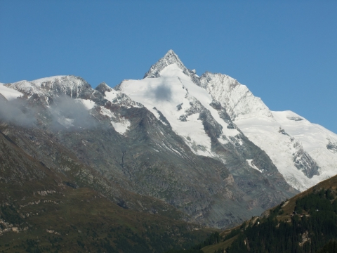 Heiligenblut - Der Großglockner (3798m) von Heiligenblut Heiligenblut - Der Großglockner (3798m) von Heiligenblut