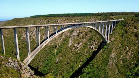 Knysna - Bloukrans Bridge Knysna - Bloukrans Bridge