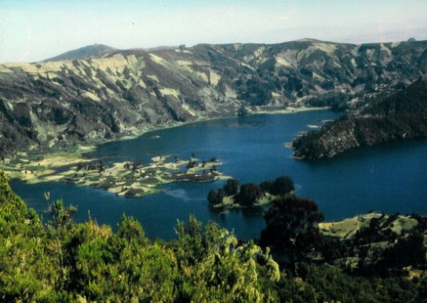 Metu - Kratersee Wonchi auf 3490 Meter Metu - Kratersee Wonchi auf 3490 Meter