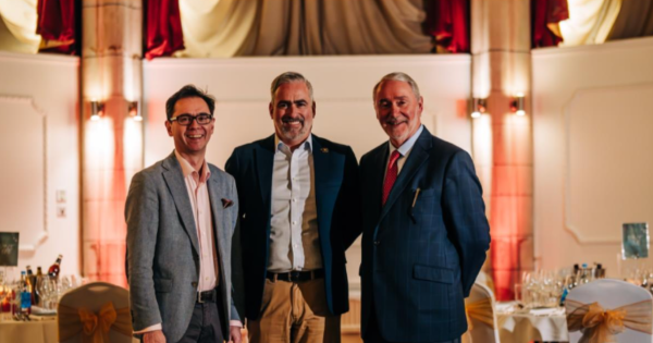 Star-studded charity dinner raises £16,000 for Hospitality Action
