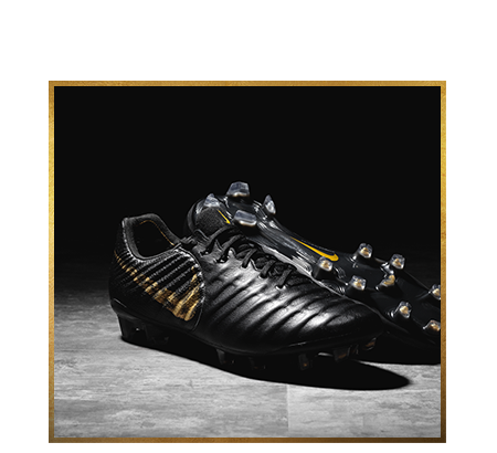 nike tiempo black lux