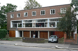 2 Willow Road