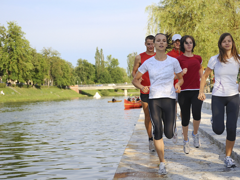 Group_fitness_medium