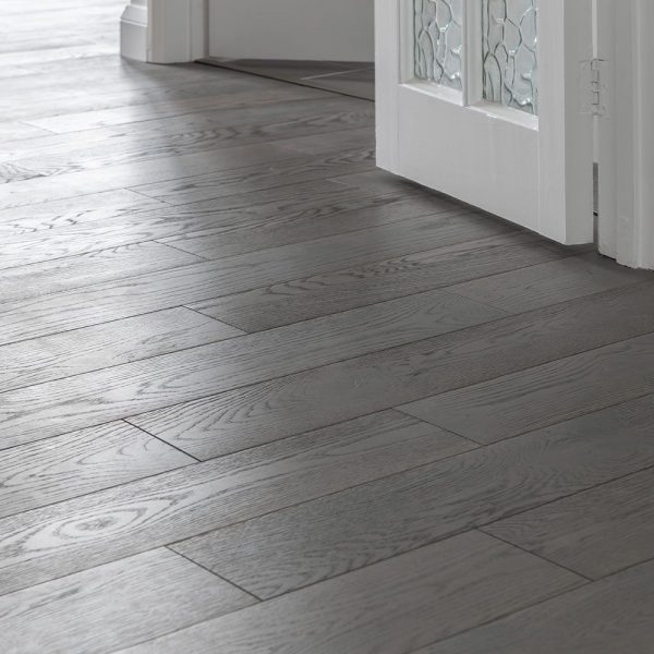 V4 Wood Flooring Eiger Petit