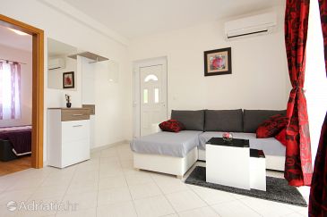 Apartment A-10008-b - Apartments Vinišće (Trogir) - 10008