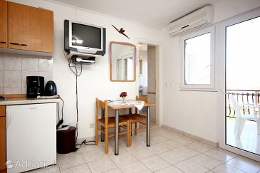 Dining room Orebić, Dining room u smještaju tipa studio-apartment, dostupna klima i WIFI.