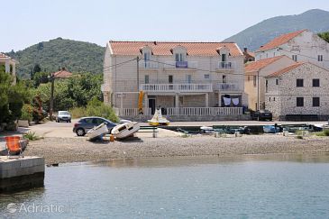 Property - Apartments and Rooms 10234 Property Hodilje (Pelješac) - Accommodation 10234 - Apartments and Rooms near sea with pebble beach.