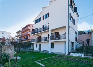 Property Podstrana, Split, Property 10361 - Apartments with pebble beach.
