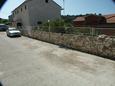 Parking lot - Rooms 107 Parking lot Hvar (Hvar) - Accommodation 107 - Rooms near sea with pebble beach.