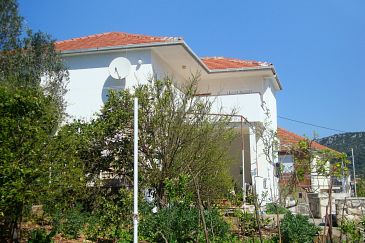 Property - Apartments 11029 Property Vinišće (Trogir) - Accommodation 11029 - Apartments near sea.