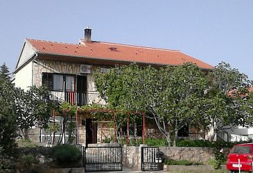 Property - Apartments 11089 Property Maslenica (Novigrad) - Accommodation 11089 - Apartments with pebble beach.