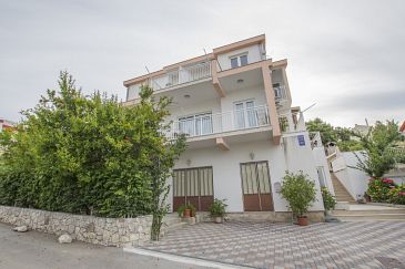 Property - Apartments 11283 Property Mastrinka (Čiovo) - Accommodation 11283 - Apartments with pebble beach.