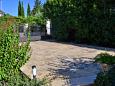 Parking lot - Apartments 11300 Parking lot Splitska (Brač) - Accommodation 11300 - Apartments near sea.