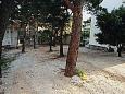 Parking lot - Apartments 1132 Parking lot Medići (Omiš) - Accommodation 1132 - Apartments near sea with pebble beach.