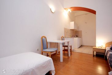 Dining room Vis, Dining room u smještaju tipa studio-apartment, WIFI.