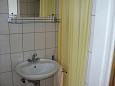 Bathroom Banjol, Bathroom u smještaju tipa room.