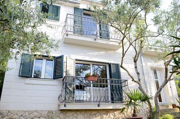 Property - Vacation Rentals 11738 Property Arbanija (Čiovo) - Accommodation 11738 - Vacation Rentals near sea with rocky beach.