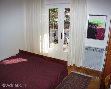 Bedroom Jelsa, Bedroom u smještaju tipa room, dopusteni kucni ljubimci i WIFI.