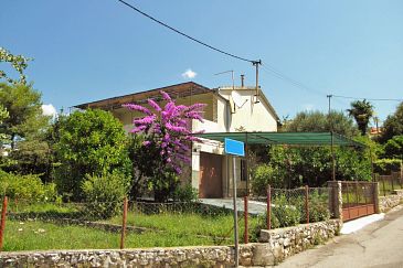 Property - Apartments 2083 Property Okrug Gornji (Čiovo) - Accommodation 2083 - Apartments near sea with pebble beach.