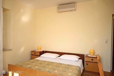 Bedroom Orašac, Bedroom u smještaju tipa room, dopusteni kucni ljubimci i WIFI.