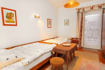 Bedroom Selce, Bedroom u smještaju tipa room.