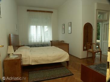Bedroom Crikvenica, Bedroom u smještaju tipa room.