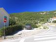 Parking lot - Apartments 2425 Parking lot Komiža (Vis) - Accommodation 2425 - Apartments with pebble beach.