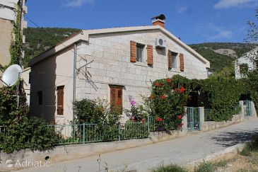Property - Apartments 2450 Property Komiža (Vis) - Accommodation 2450 - Apartments near sea with pebble beach.