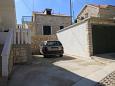 Parking lot - Apartments 2478 Parking lot Rukavac (Vis) - Accommodation 2478 - Apartments near sea with pebble beach.