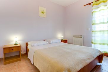 Bedroom Nerezine, Bedroom u smještaju tipa room, dopusteni kucni ljubimci i WIFI.