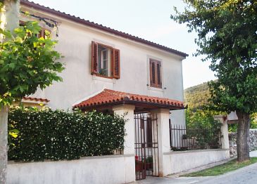 Property - Rooms 2512 Property Cres (Cres) - Accommodation 2512 - Rooms with pebble beach.
