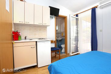 Kitchen Promajna, Kitchen u smještaju tipa studio-apartment, WIFI.
