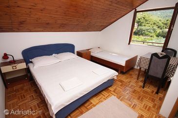 Bedroom Zaostrog, Bedroom u smještaju tipa room, WIFI.