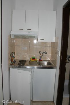 Kitchen Promajna, Kitchen u smještaju tipa studio-apartment.