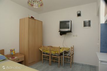 Dining room Kaštel Štafilić, Dining room u smještaju tipa studio-apartment, dopusteni kucni ljubimci i WIFI.