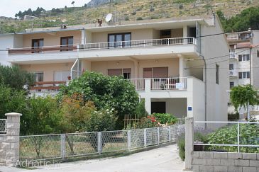 Property - Apartments 2786 Property Omiš (Omiš) - Accommodation 2786 - Apartments near sea with sandy beach.