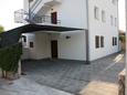 Parking lot - Apartments 2793 Parking lot Rastići (Čiovo) - Accommodation 2793 - Apartments near sea.