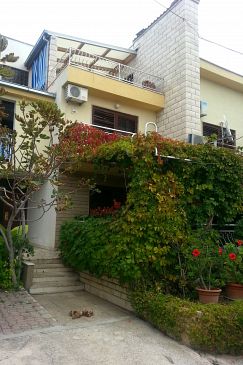Property - Apartments 2807 Property Sumpetar (Omiš) - Accommodation 2807 - Apartments with pebble beach.