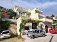 Parking lot - Apartments 2827 Parking lot Pisak (Omiš) - Accommodation 2827 - Apartments with pebble beach.