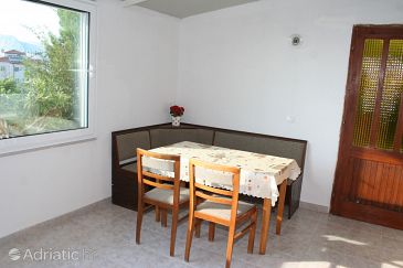 Dining room Nemira, Dining room u smještaju tipa apartment, dostupna klima, dopusteni kucni ljubimci i WIFI.