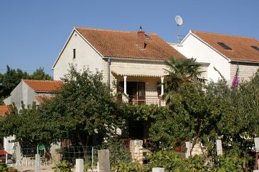 Property - Apartments 2843 Property Mirca (Brač) - Accommodation 2843 - Apartments with pebble beach.