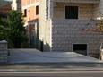 Parking lot - Apartments 2859 Parking lot Supetar (Brač) - Accommodation 2859 - Apartments near sea with pebble beach.