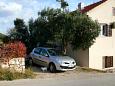 Parking lot - Apartments 2879 Parking lot Bol (Brač) - Accommodation 2879 - Apartments with pebble beach.