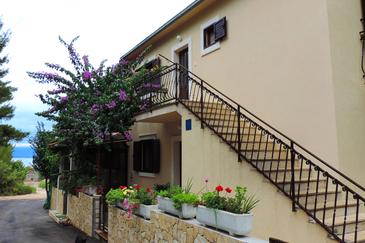 Property - Apartments 2886 Property Mirca (Brač) - Accommodation 2886 - Apartments near sea with pebble beach.