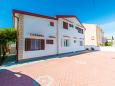 Parking lot - Apartments 290 Parking lot Nin (Zadar) - Accommodation 290 - Apartments near sea with sandy beach.