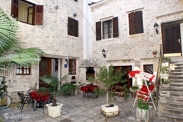 Property - Apartments and Rooms 2979 Property Trogir (Trogir) - Accommodation 2979 - Apartments and Rooms near sea with sandy beach.