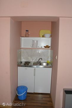 Kitchen Igrane, Kitchen u smještaju tipa studio-apartment, WIFI.