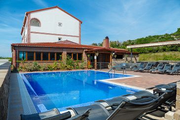 Property - Apartments 3085 Property Caska (Pag) - Accommodation 3085 - Apartments with pebble beach.